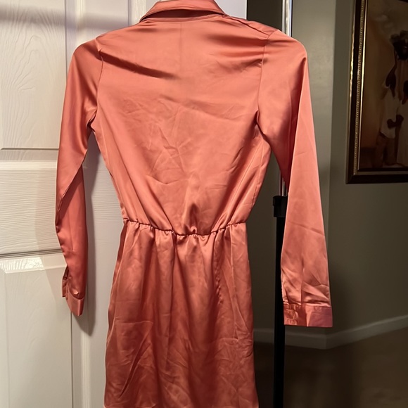 Pretty little thing polyester rose gold dress - Picture 2 of 5